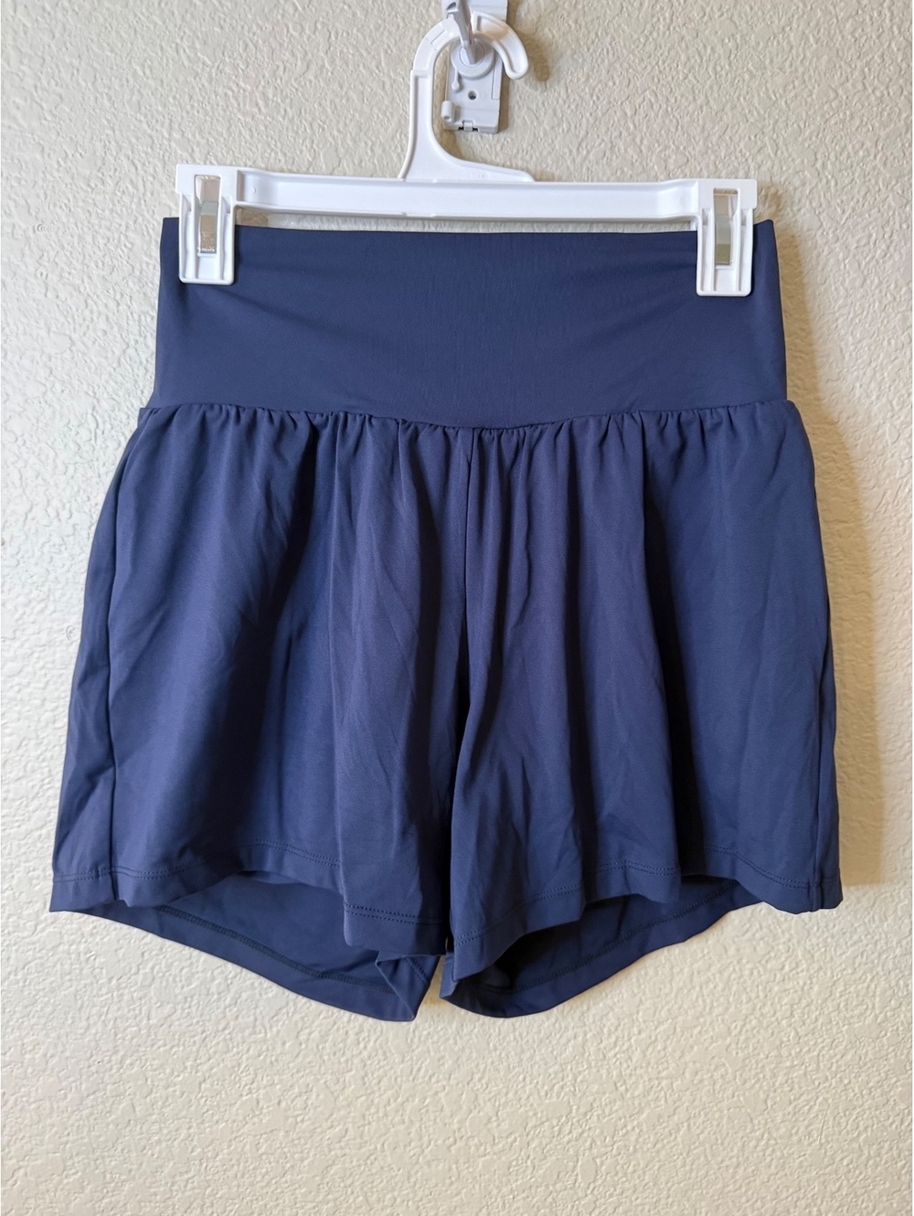 Halara Medium Long 5” Navy Double Lined Shorts with Pockets